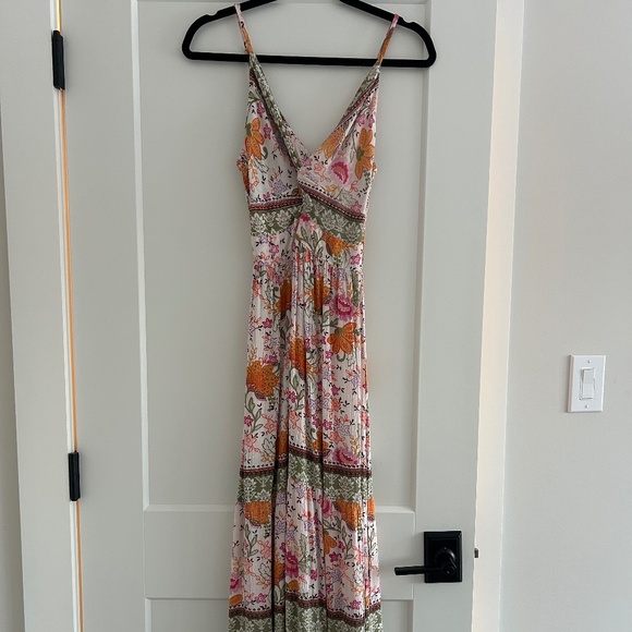 Dresses & Skirts - Floral Maxi dress